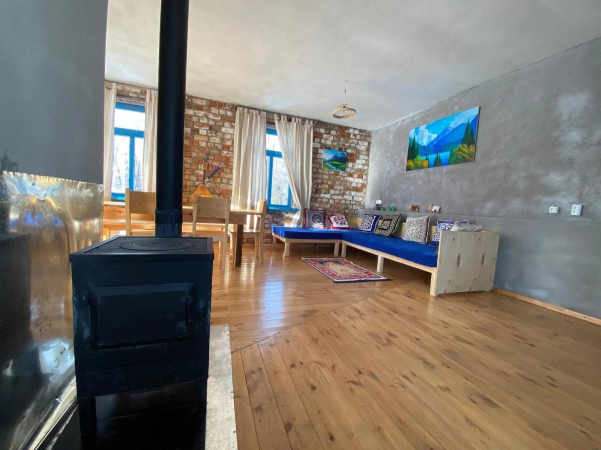 Darya Hostel Jyrgalan Esterno foto